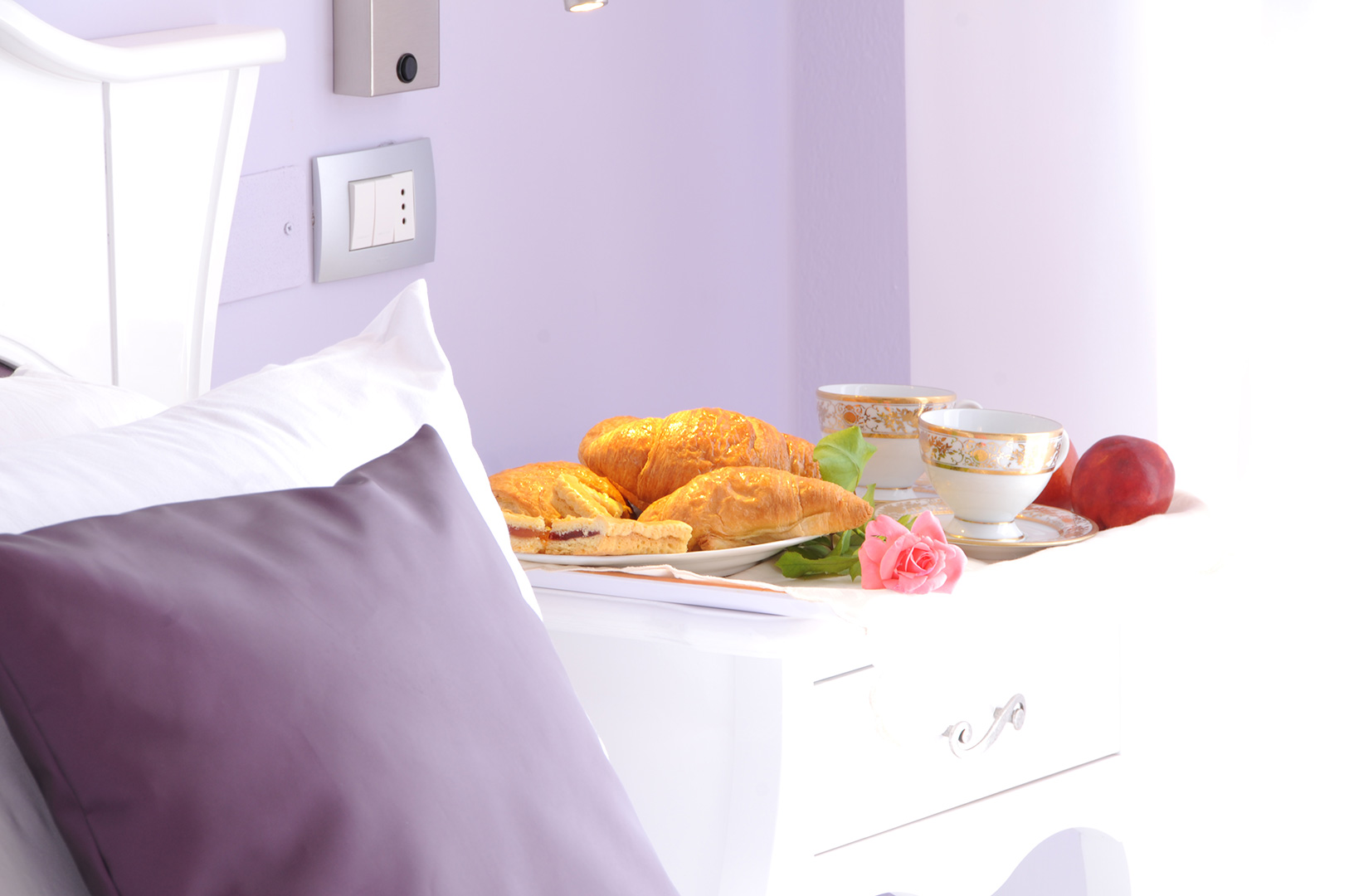 Camera con colazione servita